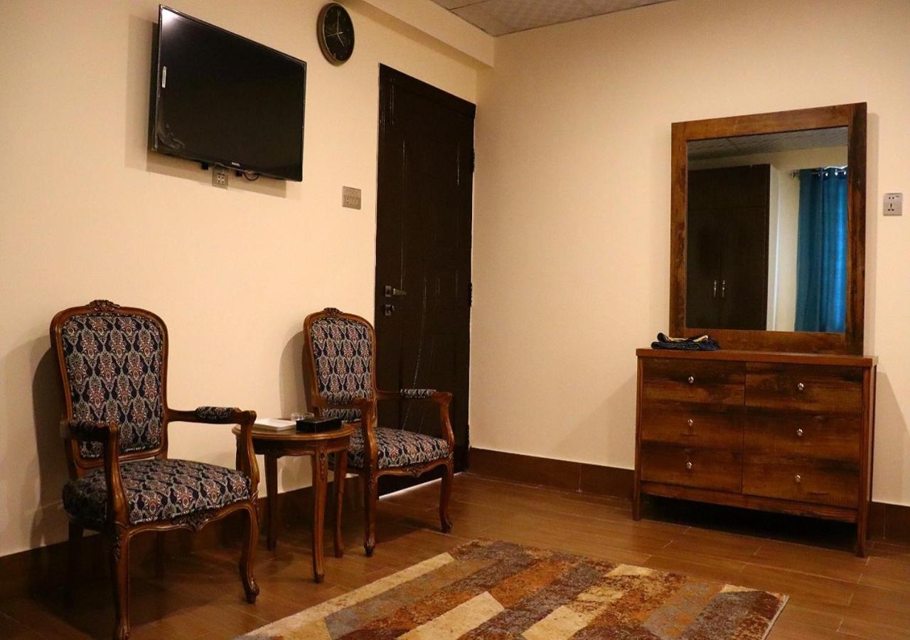 Manila Heights Hotel Naran Eksteriør billede