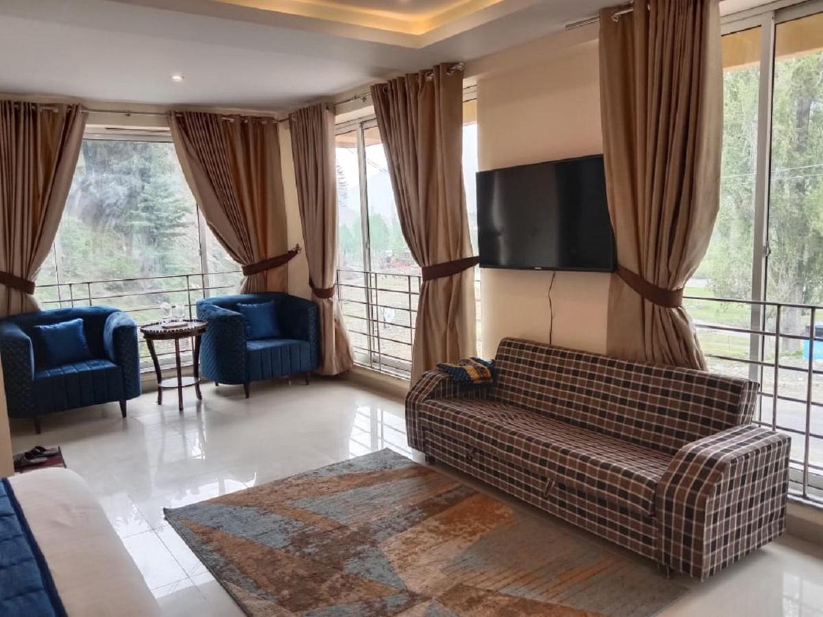 Manila Heights Hotel Naran Eksteriør billede