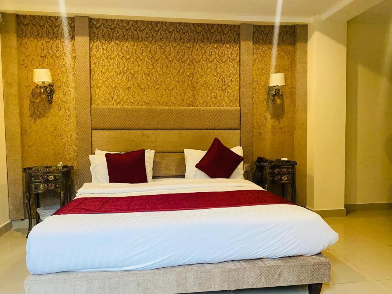 Manila Heights Hotel Naran Eksteriør billede